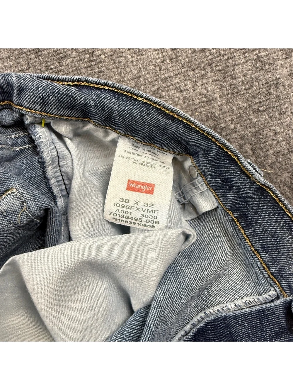 Wrangler Classic Blue Denim Jeans 38x32